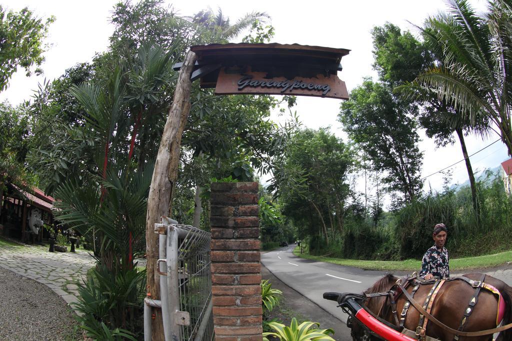 Omah Garengpoeng Guest House Magelang Kamer foto